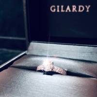 GILARDY Verlobungsring aus 18K Weißgold mit einem Solitär-Diamanten 1,15 Ct. und seitlichen kleinen Brillanten
